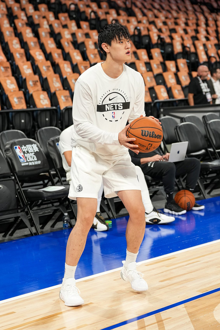 111-109逆转！曾凡博为何成了篮网“隐形人”？真相比你想的残酷