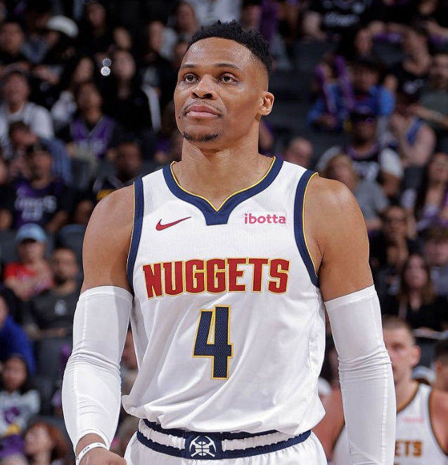 威少再9天无归队！拒绝海外高薪，只为留在NBA的自尊博弈