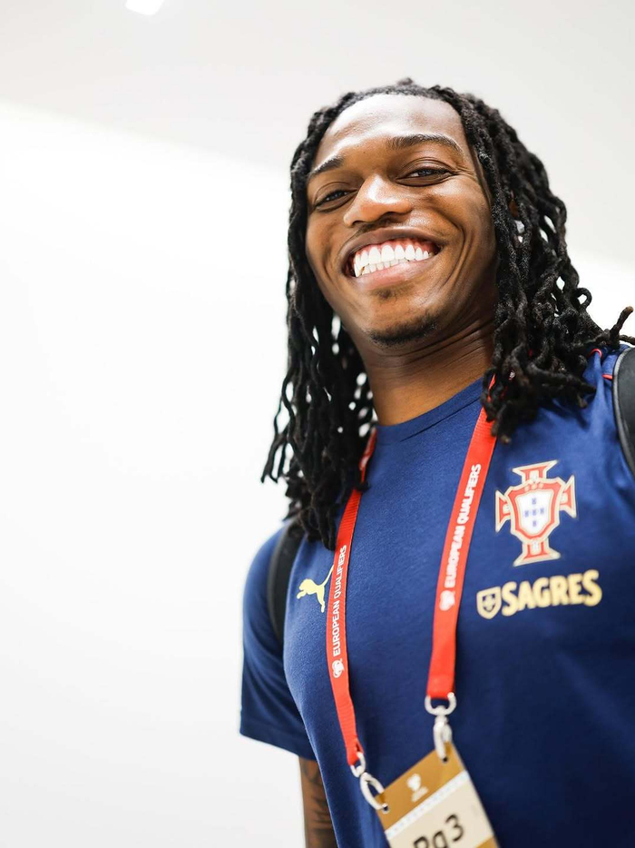 米兰国脚集结，莱奥提前归队引发战术悬念