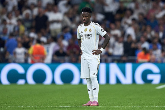 2.5亿欧身价成笑话？维尼修斯续约僵局引爆皇马卖人风波