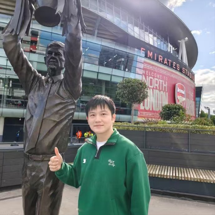 英超热情意外爆棚！乒乓球天王樊振东火线点评C罗和利物浦夺冠，懂球皮实不止脚下功夫