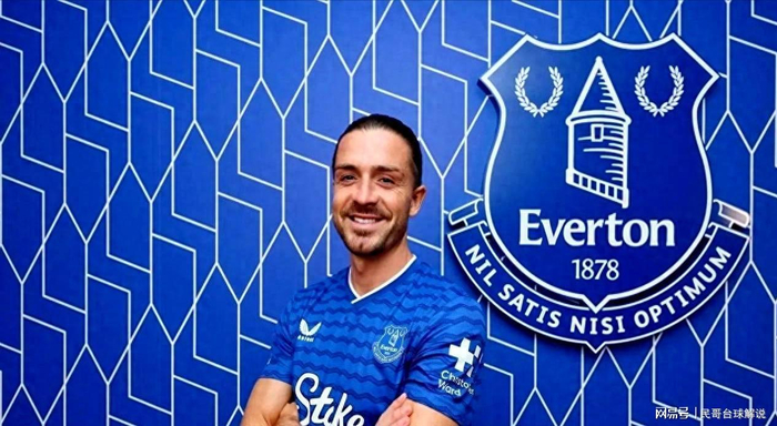 30万周薪4球2助攻，摇子哥如何从曼城替补变埃弗顿边路王？