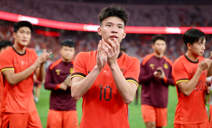 3比1逆转！U22国足被飞踹，王钰栋成“重点保护对象”