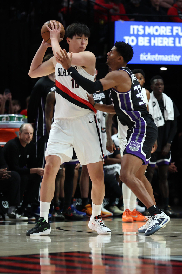 17分钟16分！杨瀚森季前赛两场表现像坐过山车