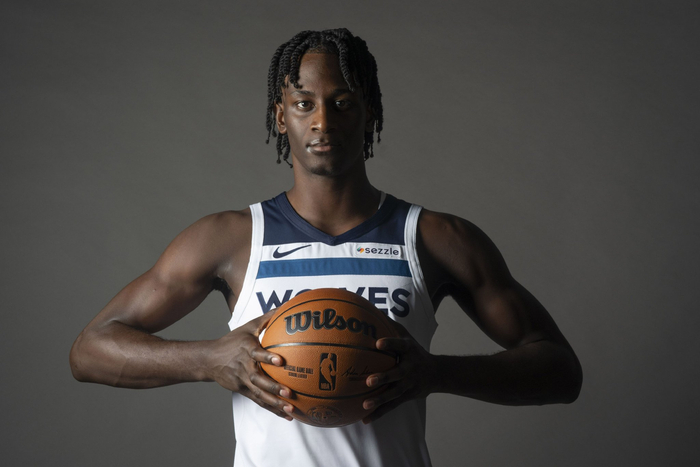 小指撕裂也挡不住的猛将！莱昂纳德-米勒火线复出对广州亮剑