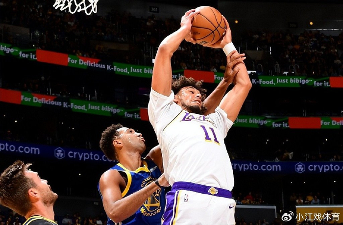 湖人126比116击败勇士，海斯继续演绎低薪替补的稳健生存术