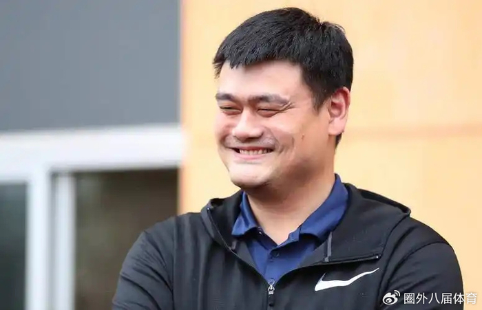 姚明45岁领养老金，9年缴纳372万美元，你以为他赚了？别天真