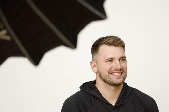 东契奇终于回归！季前赛首秀点燃湖人火力三重奏