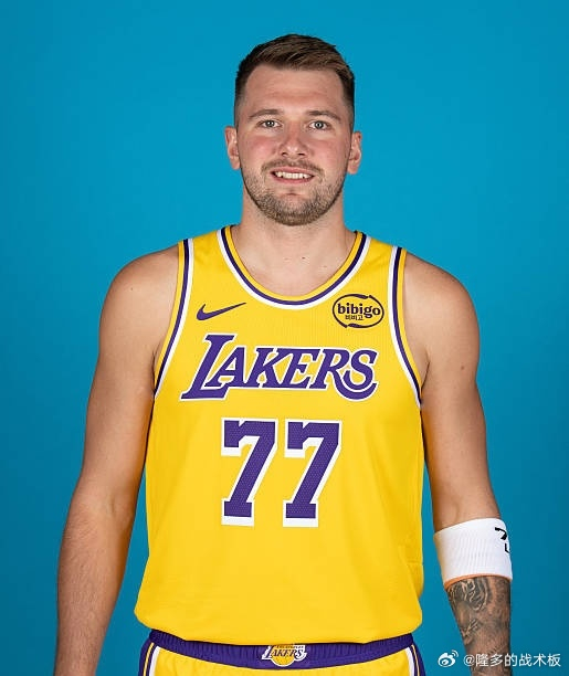 季前赛首秀！东契奇＋斯玛特＋里夫斯铁三角亮相太阳大战