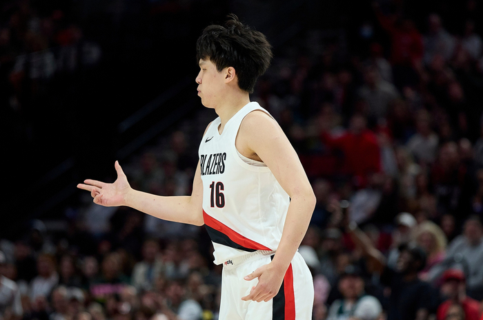 杨瀚森16分爆发!开拓者战术不变,难怪胜利遥遥无期