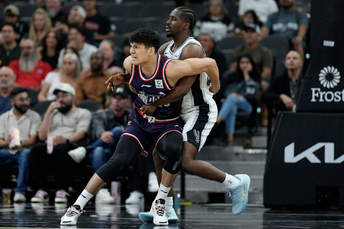 74比134惨败森林狼，广州龙狮的NBA梦比现实还骨感