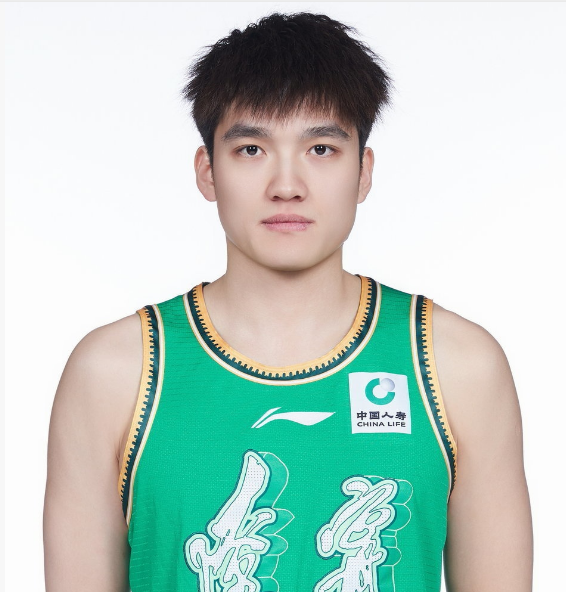 26岁退役！周俊成的CBA三冠梦碎，辽宁男篮暗藏的隐痛