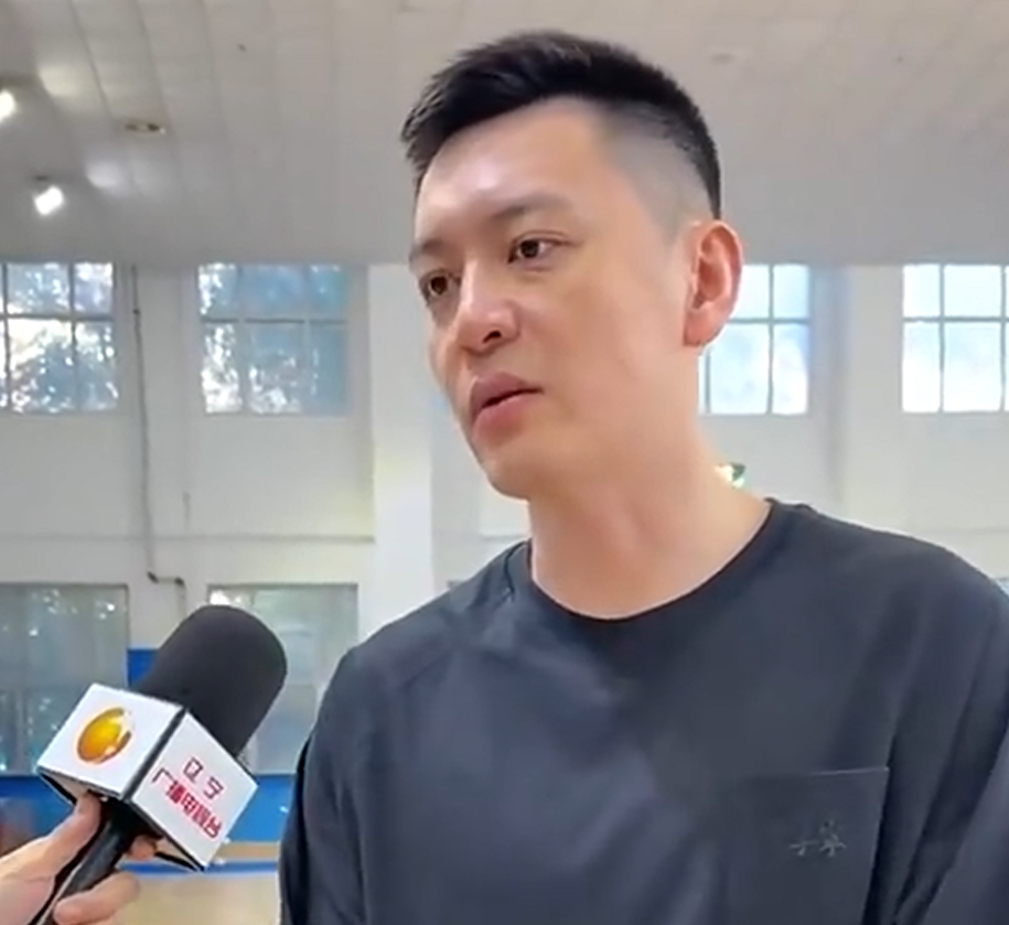 26岁就退役？周俊成CBA三冠背后的“隐形无能”