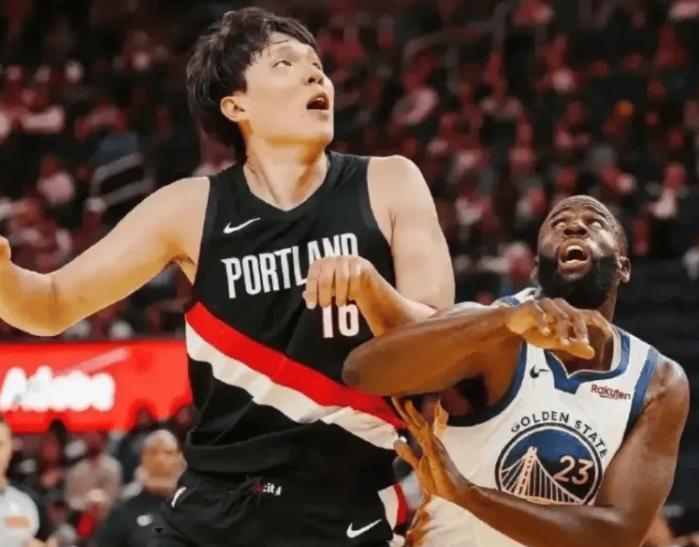 季前赛勇士再遇开拓者 杨瀚森4分6犯的噩梦能否终结？