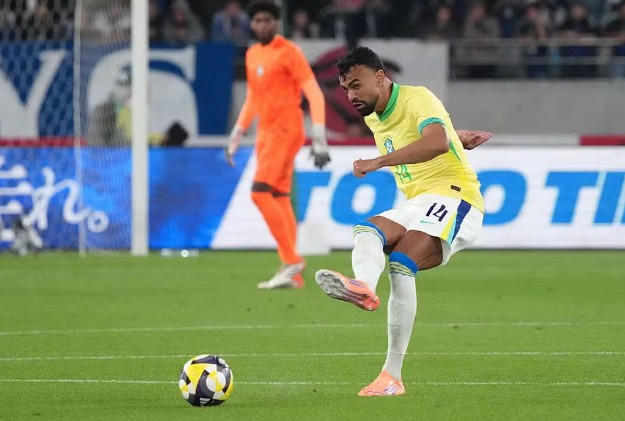 法布里西奥-布鲁诺的致命失误：1个瞬间几乎葬送世界杯梦！