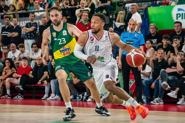 省钱如斯！辽宁男篮新赛季外援阵容竟用这三人，冠军路太难走了