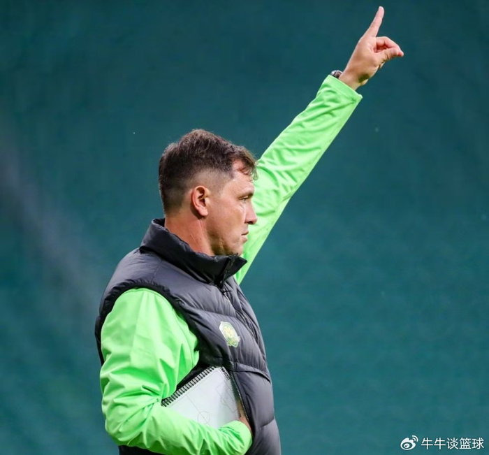 15任主帅换将如走马灯，北京国安10年换帅频率创新高剑指零冠军