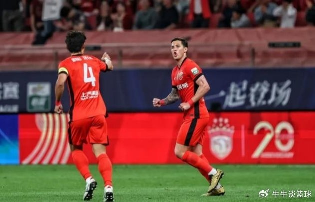 青岛双雄变身上海争冠“拦路虎”，海港申花谁能笑到最后？