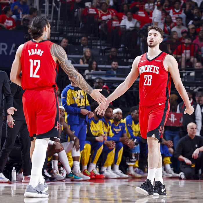 火箭这阵容有戏？乌度卡说了：首发看对手，讲究“弹性”！