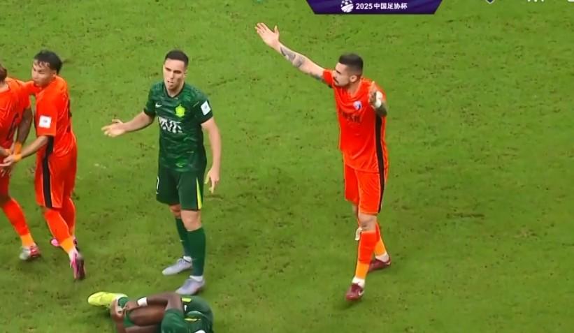 布尔克10万罚款+3场停赛，中超红牌教科书还想证明自己？