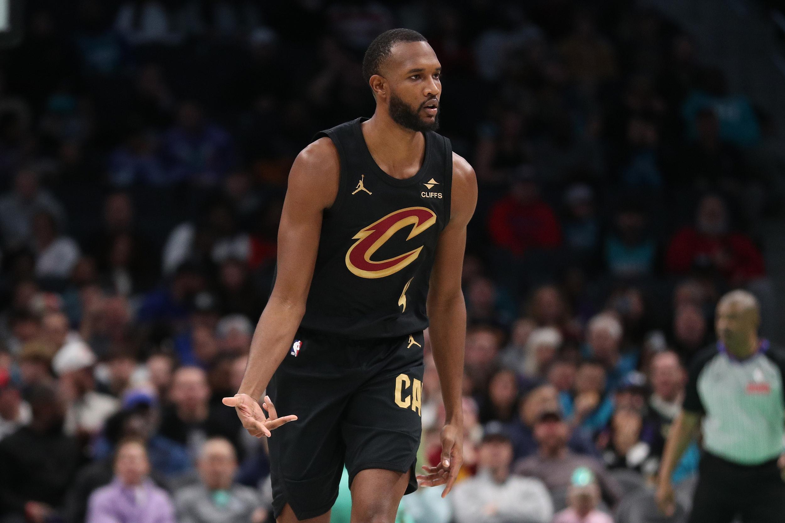 骑士118比100轻取活塞，莫布里成唯一“失手者”进攻成隐患