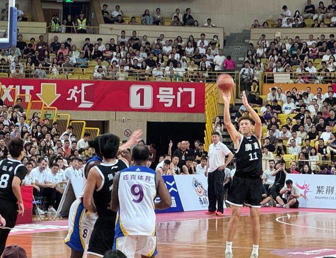 广东男篮101比73大胜对手，焦泊乔贺希宁合砍30分显实力碾压