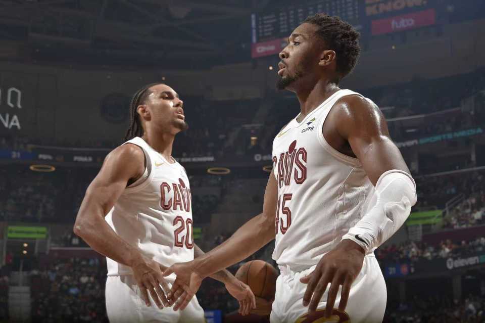 季前赛3连败终结！骑士118-100活塞，米切尔三分制胜