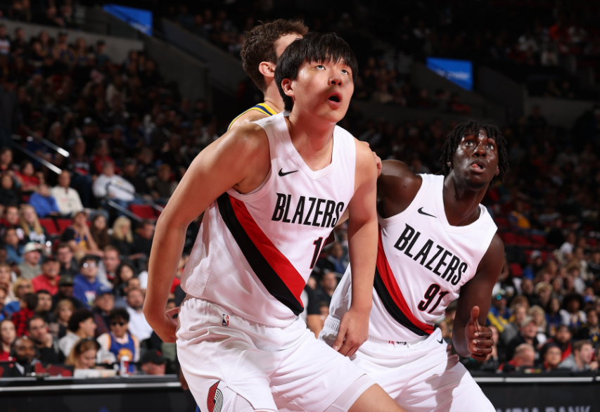 18分大优势被逆转，开拓者季前赛被勇士双杀，库里28分发威