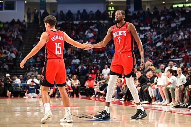 火箭季前赛3连胜！谢泼德21分钟狂飙13分，控卫位置谁更香？