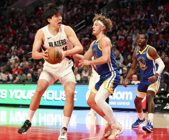 开拓者小杨瀚森NBA季前赛两战勇士，9分6篮板真的够燃？