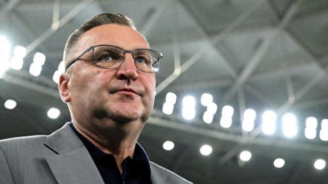 米赫涅维奇“领跑”国足帅位，55岁守门员教练能救国足吗？