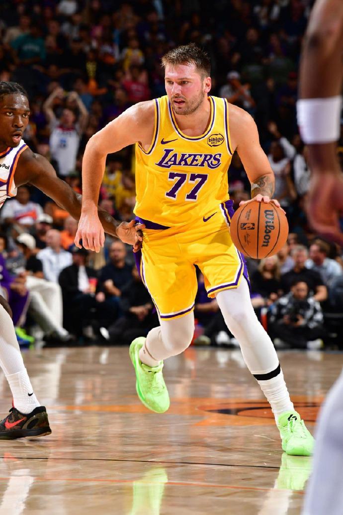 太阳双杀湖人！104-113，东契奇和里夫斯撑不住36分钟逆转