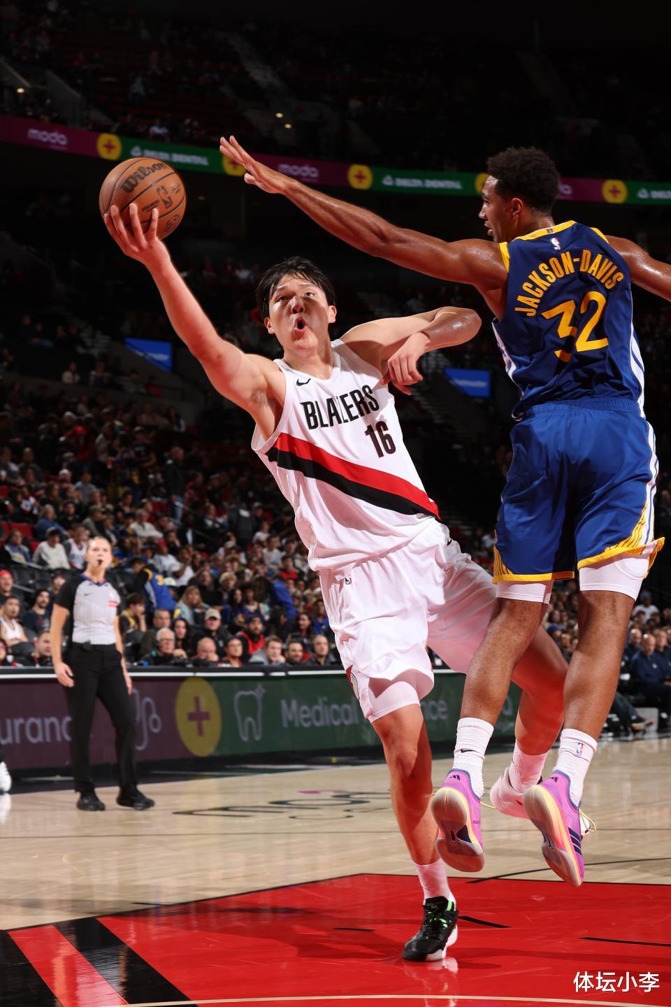 开拓者领先18分崩盘,库里三节爆发逆转勇士118-111