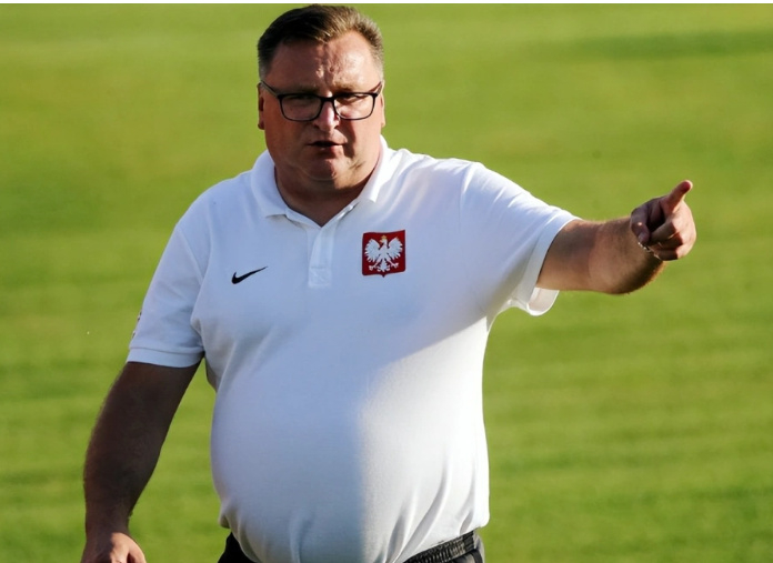 国足帅位两周内尘埃落定！3外教搅局，米赫涅维奇最抢眼