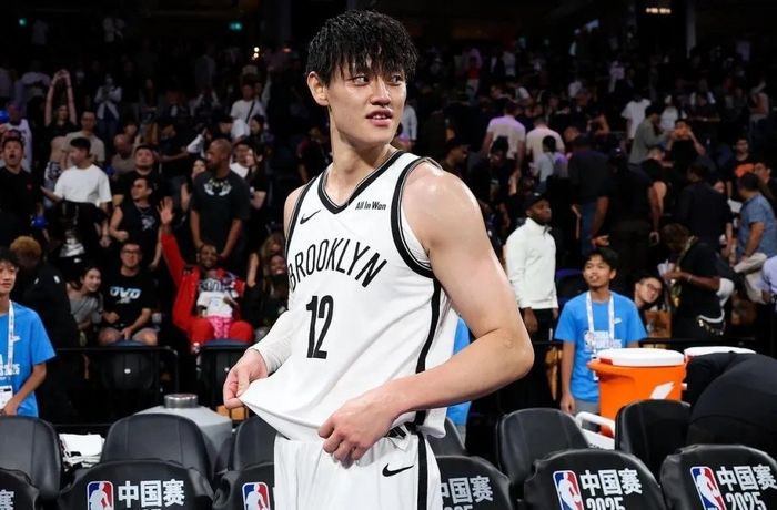 曾凡博篮网梦碎，NBA试训被裁引发震动！20天训练换来无情断舍离