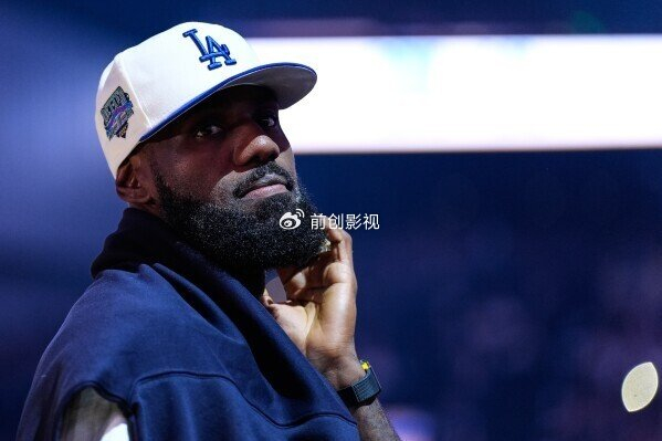 詹姆斯伤缺3-4周！湖人怒靠艾顿撑起20分+10篮板梦