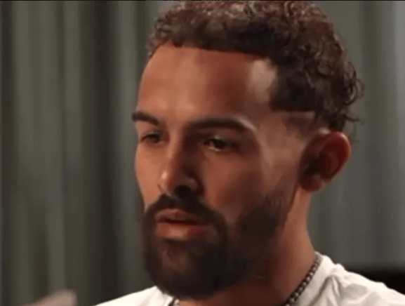 NBA｜学詹姆斯上头了？10月16日特雷-杨把“决定”变成Crooked Tea广告，引爆球迷不满