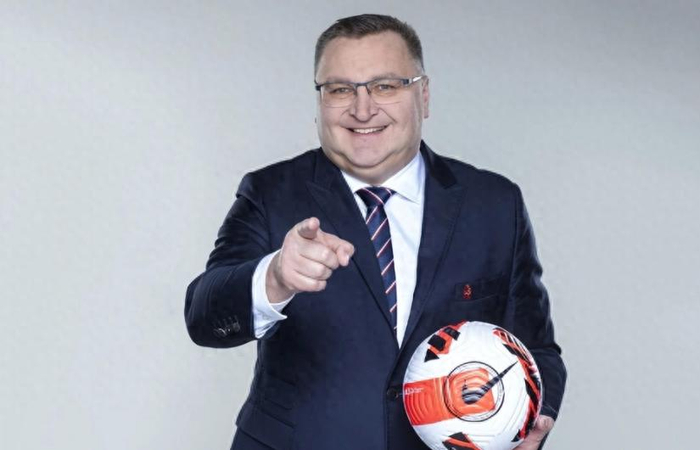 波兰联赛｜米赫涅维奇被曝涉假11场，中国队选帅悬了