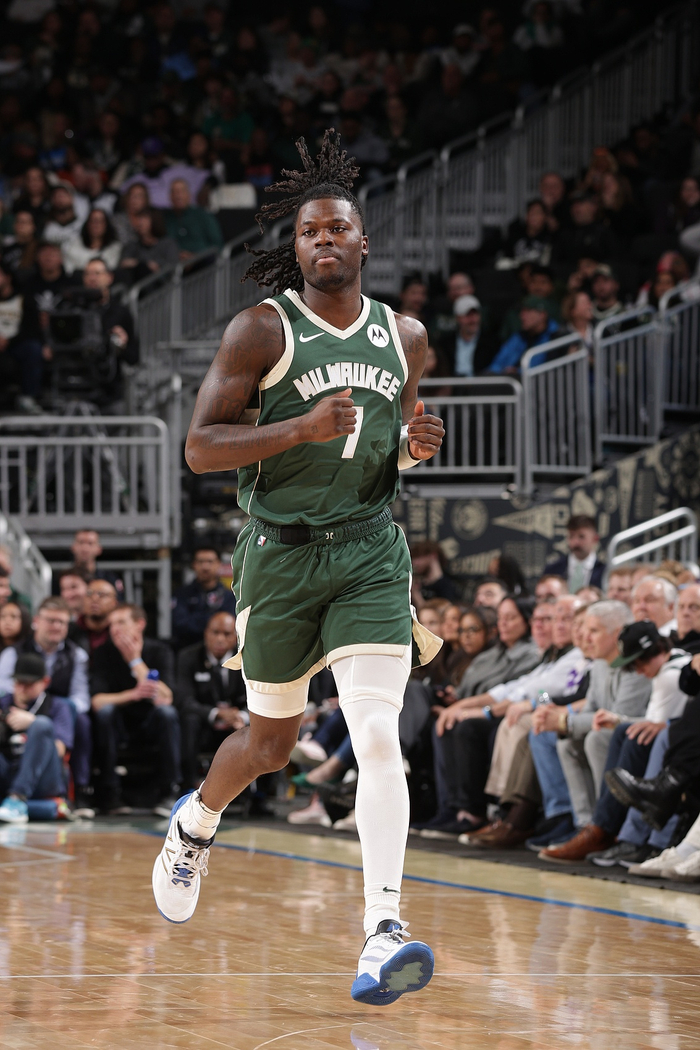 NBA｜雄鹿裁掉选秀末轮球员利文斯顿，42场贡献打发球队阵容紧张