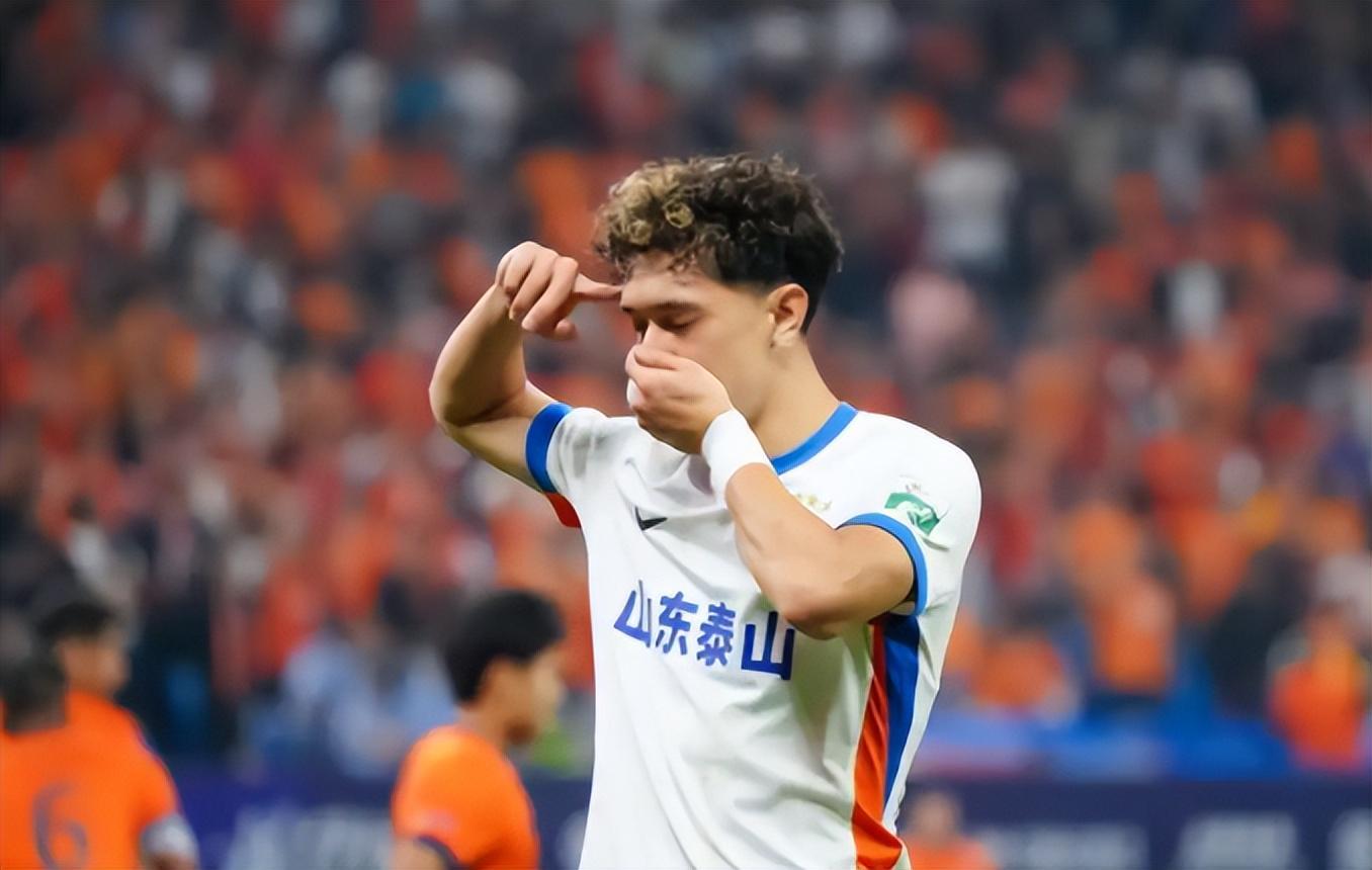 中超｜山东泰山五外援齐发威，4-2力克浙江！后防传承与年轻血液成关键