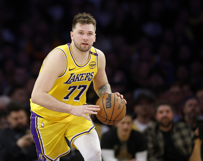 NBA|东契奇场均三双几成定局?阿里纳斯直言斯玛特懵圈,卢卡独挑大梁