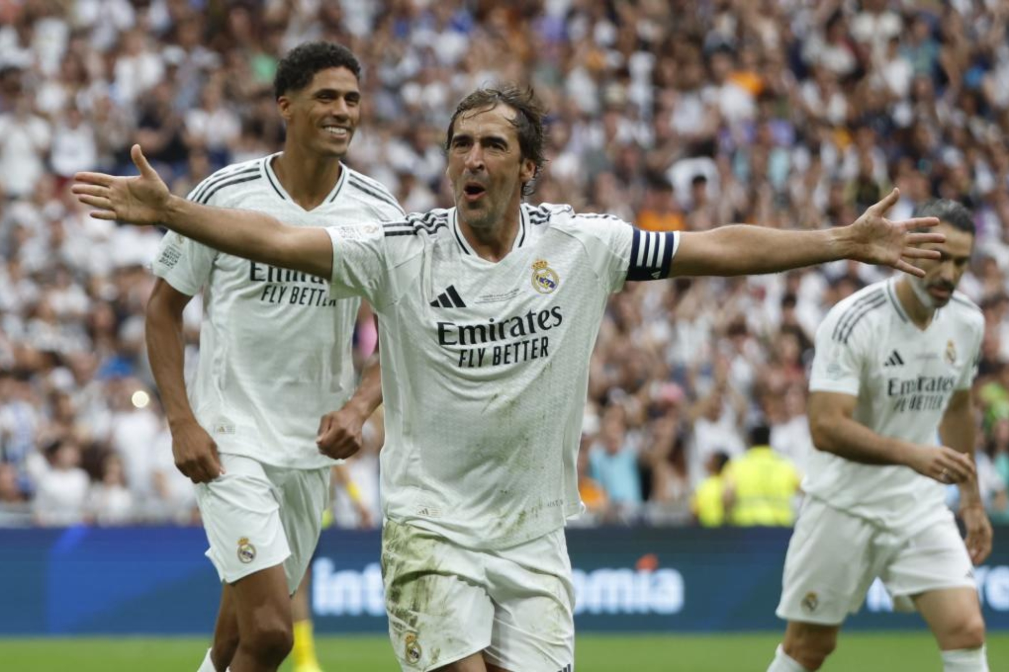 西甲｜11月22日东京传奇德比：劳尔回归皇马，首届巴萨2-1胜