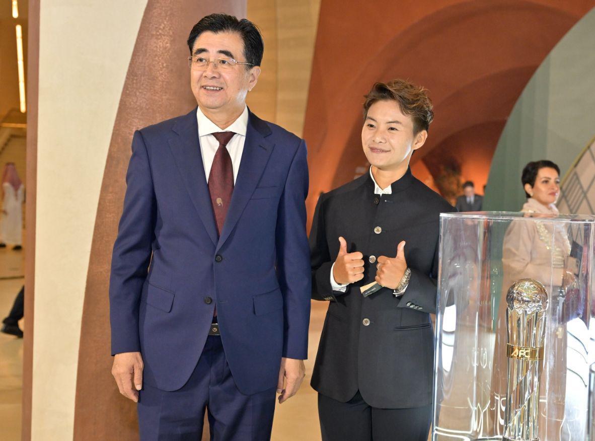 亚冠｜王霜7年后再提名，无缘亚洲足球小姐引发争议与不满