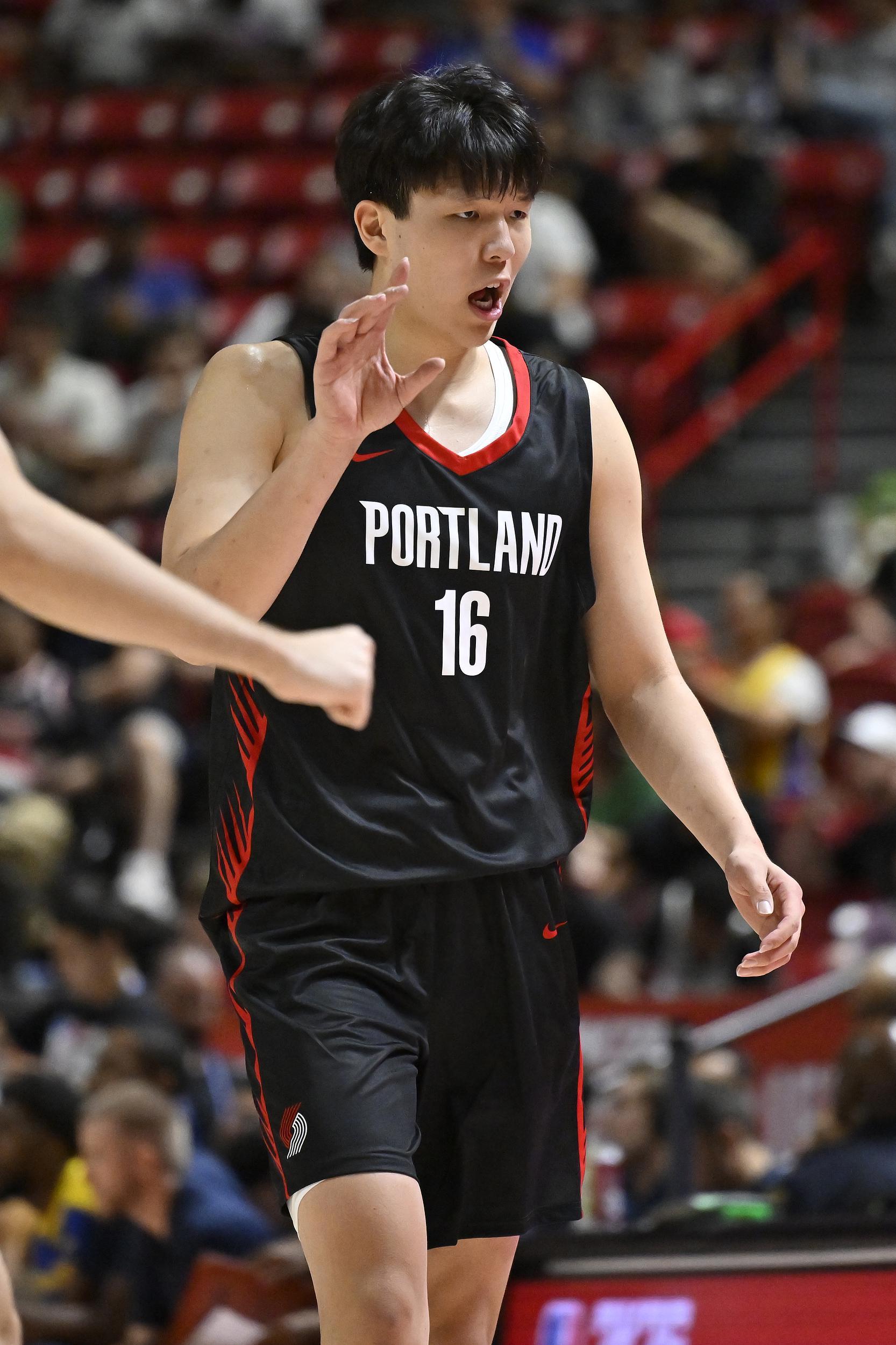 NBA｜15分钟3分6犯被罚下，杨瀚森季前赛4场敲响警钟