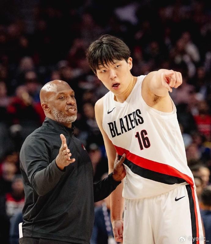 NBA开拓者季前赛129-132惜败，杨瀚森6犯离场引热议