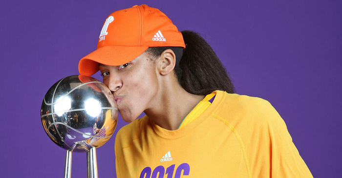 WNBA｜16季告别，34+12首秀震撼联盟！坎迪斯-帕克退役，我得说三句