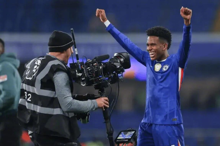 英超｜切尔西3400万欧押注埃斯特旺，世界足坛三年轻人之争升温