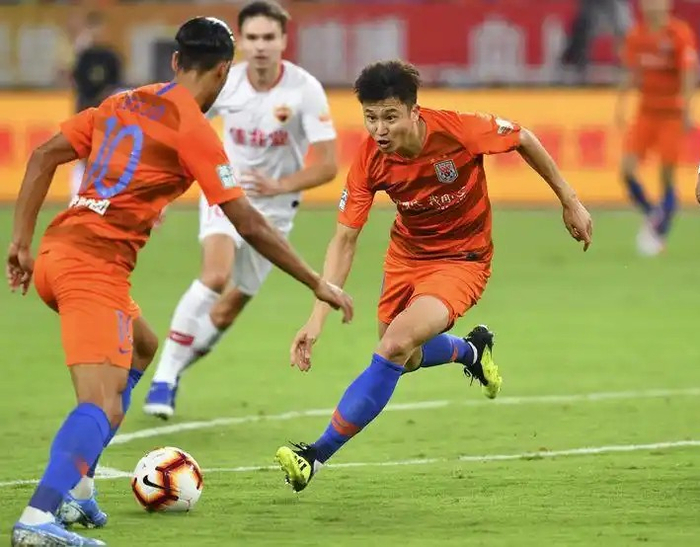 中超｜周海滨40岁掌舵U15 国少队接手泰山青训3冠底气