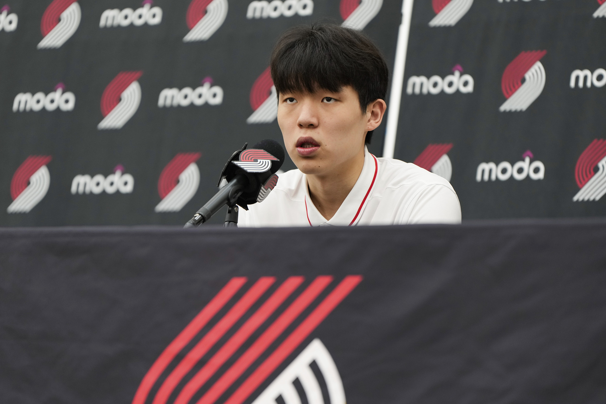 NBA｜开拓者129-132惜败爵士，杨瀚森15分钟3分但6犯离场泪洒板凳