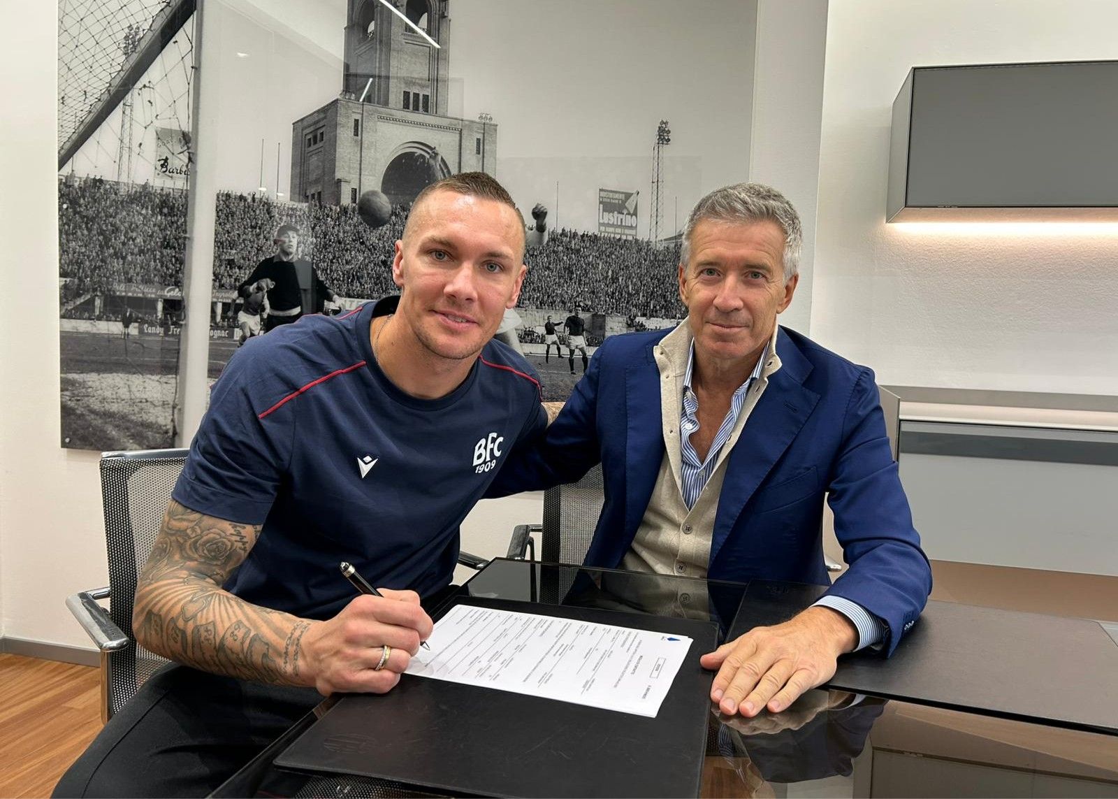 意甲博洛尼亚续约卢卡斯·斯科鲁普斯基至2027：260场68次零封还不够狠？